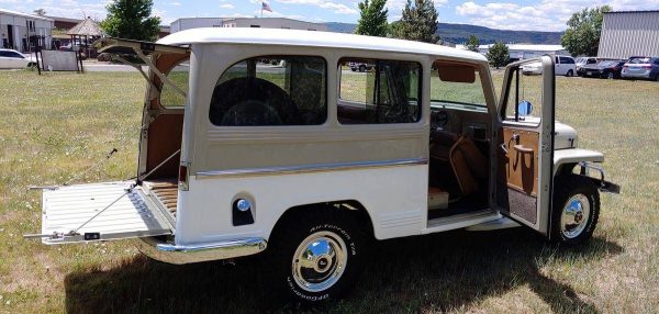 67774113-770-0@2X 1964 Willys Jeep 2 Door Wago