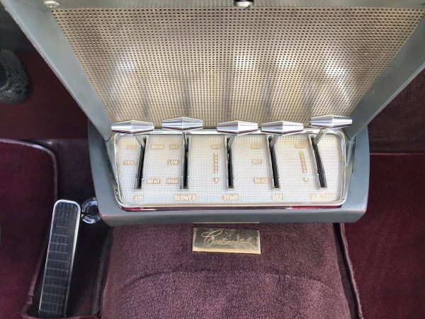 67789640-770-0@2X 1957 Lincoln Continental Mark II