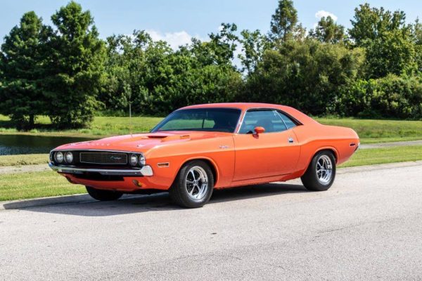 67899528-770-0@2X 1970 Dodge Challenger