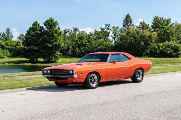 67899530-770-0@2X 1970 Dodge Challenger