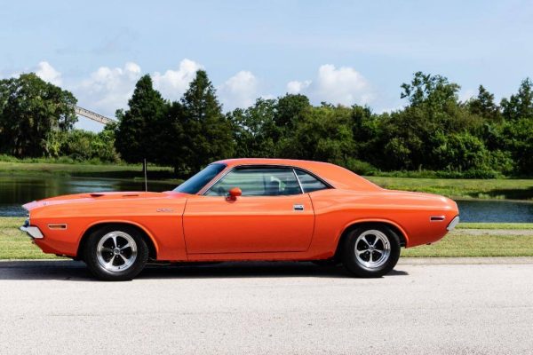 67899532-770-0@2X 1970 Dodge Challenger