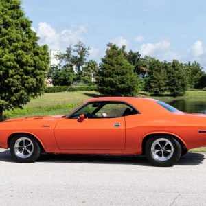 67899540-770-0@2X 1970 Dodge Challenger