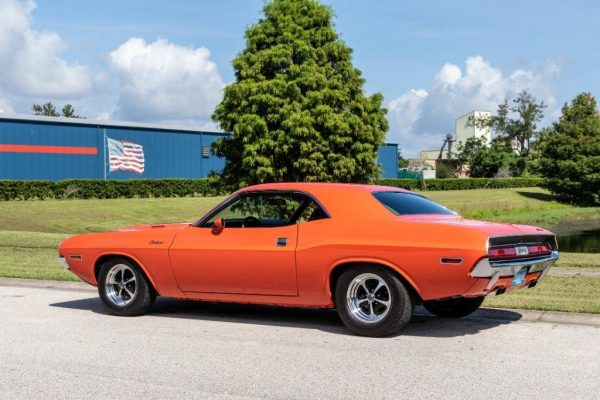 67899541-770-0@2X 1970 Dodge Challenger