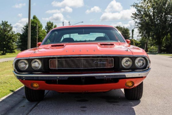 67899546-770-0@2X 1970 Dodge Challenger