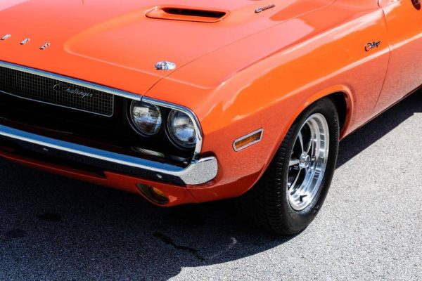 67899549-770-0@2X 1970 Dodge Challenger