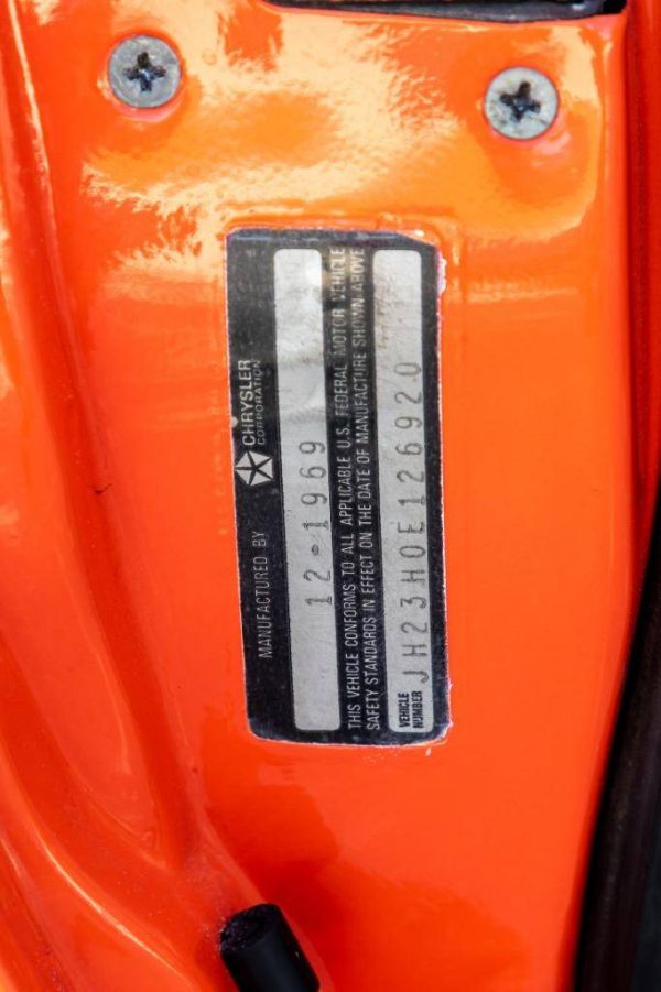 67899572-770-0@2X 1970 Dodge Challenger