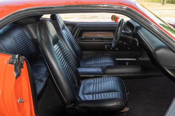 67899624-770-0@2X 1970 Dodge Challenger