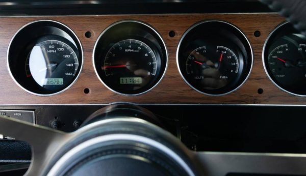 67899638-770-0@2X 1970 Dodge Challenger
