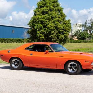 67899646-770-0@2X 1970 Dodge Challenger