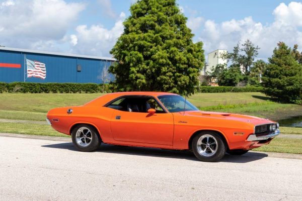 67899646-770-0@2X 1970 Dodge Challenger