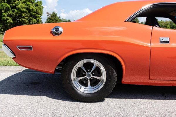 67899653-770-0@2X 1970 Dodge Challenger