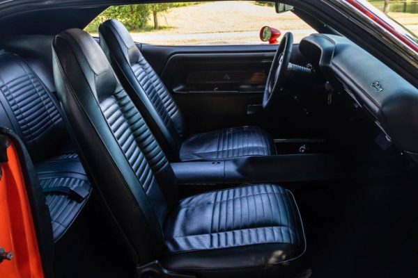 67918405-770-0@2X 1970 Dodge Challenger