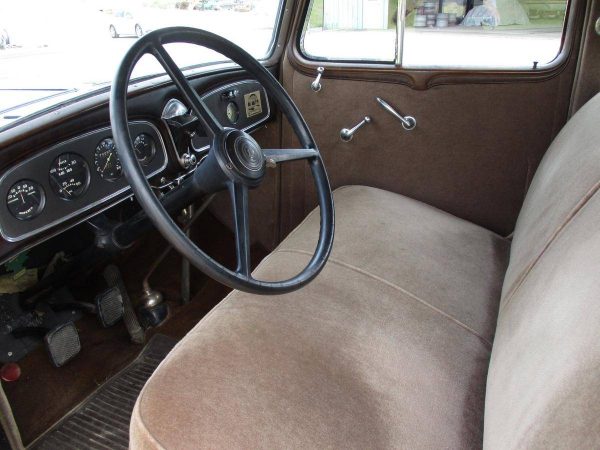 67964670-770-0@2X 1933 Buick 90