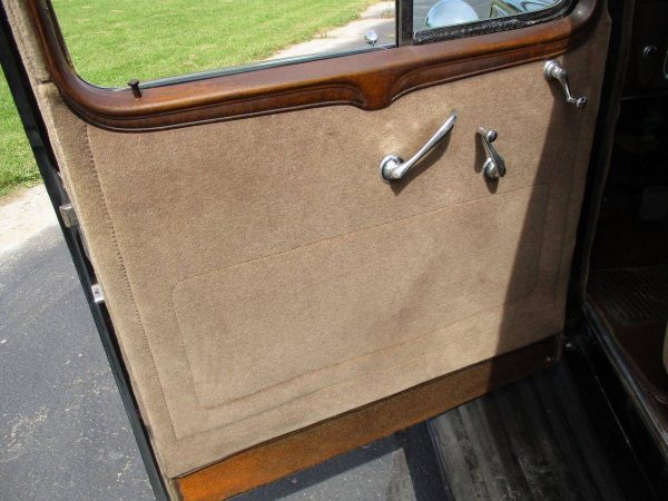 67964673-770-0@2X 1933 Buick 90