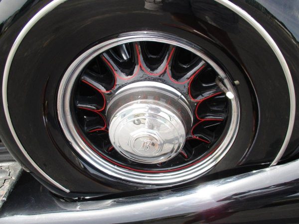 67964685-770-0@2X 1933 Buick 90