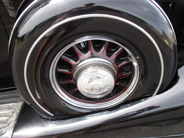 67964687-770-0@2X 1933 Buick 90