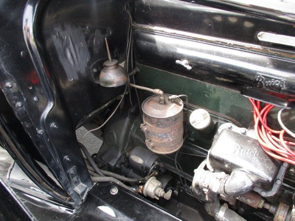 67964694-770-0@2X 1933 Buick 90