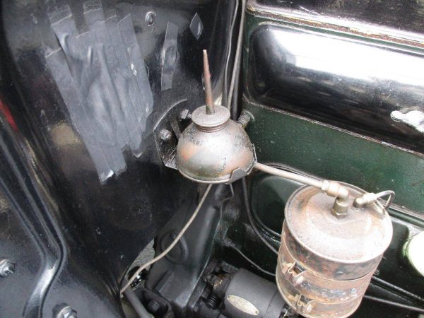 67964702-770-0@2X 1933 Buick 90