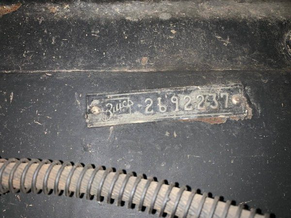 68046662-770-0@2X 1933 Buick 90