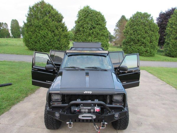 68049709-770-0@2X 1999 Jeep Cherokee