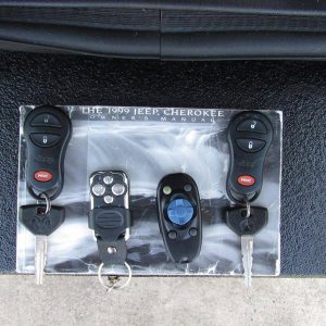 68049727-770-0@2X 1999 Jeep Cherokee