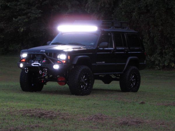 68049736-770-0@2X 1999 Jeep Cherokee