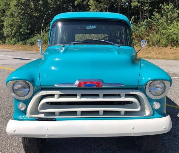68450322-770-0@2X 1957 Chevrolet Suburban NAPCO 4X4