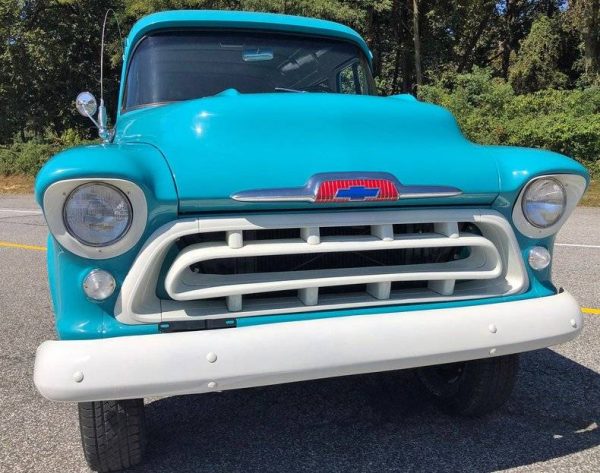 68450324-770-0@2X 1957 Chevrolet Suburban NAPCO 4X4