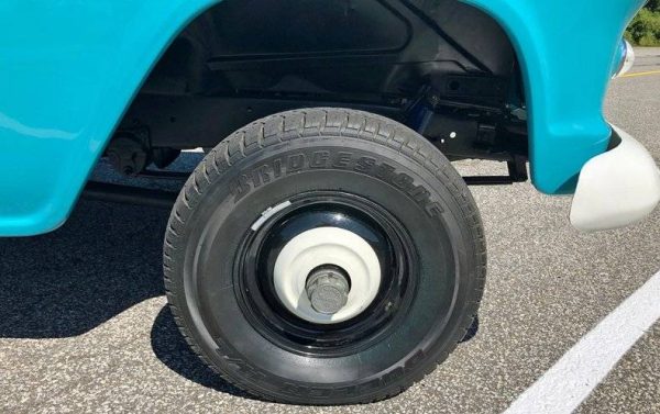 68450335-770-0@2X 1957 Chevrolet Suburban NAPCO 4X4