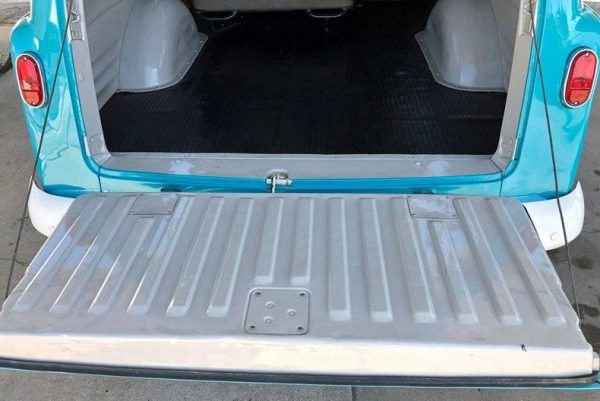 68450368-770-0@2X 1957 Chevrolet Suburban NAPCO 4X4