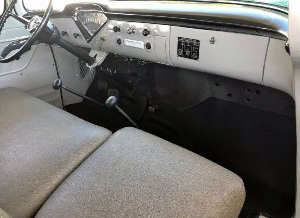 68450370-770-0@2X 1957 Chevrolet Suburban NAPCO 4X4