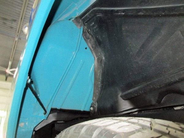 68450384-770-0@2X 1957 Chevrolet Suburban NAPCO 4X4