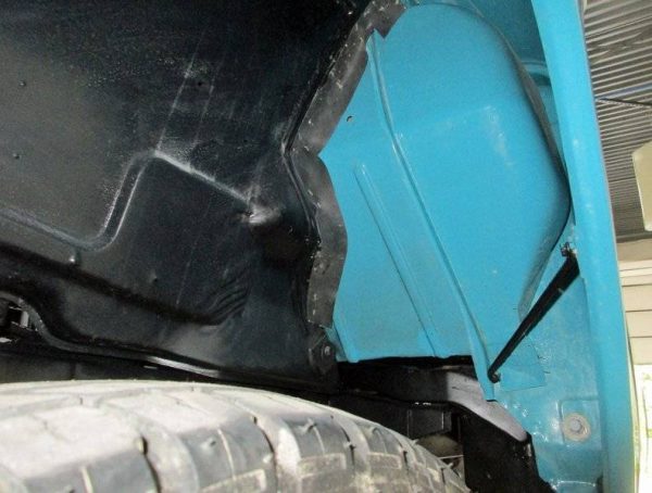 68450385-770-0@2X 1957 Chevrolet Suburban NAPCO 4X4