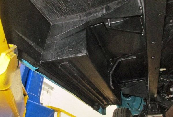 68450390-770-0@2X 1957 Chevrolet Suburban NAPCO 4X4