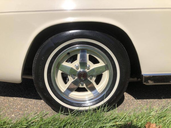 68509784-770-0@2X 1973 Jensen Interceptor 3