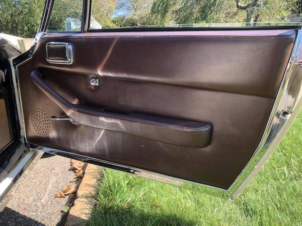 68509802-770-0@2X 1973 Jensen Interceptor 3