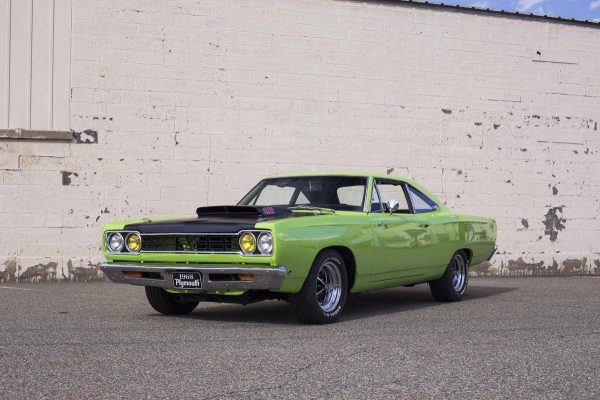 68810716-770-0@2X 1968 Plymouth Road Runner