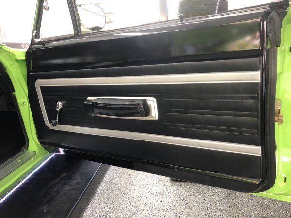 68811499-770-0@2X 1968 Plymouth Road Runner