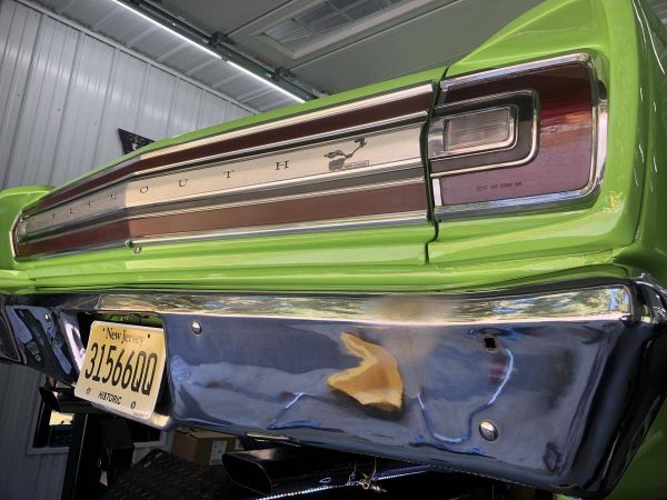 68811908-770-0@2X 1968 Plymouth Road Runner