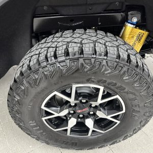70b7b473a8c7441e948164b0e5ee99c0 2023 GMC Canyon AT4X