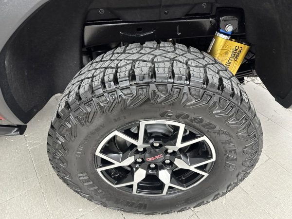 70b7b473a8c7441e948164b0e5ee99c0 2023 GMC Canyon AT4X