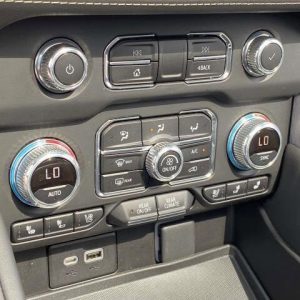 72e7d1ed378249c08cddb579d7651317 2022 GMC Yukon SLT