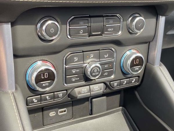 72e7d1ed378249c08cddb579d7651317 2022 GMC Yukon SLT
