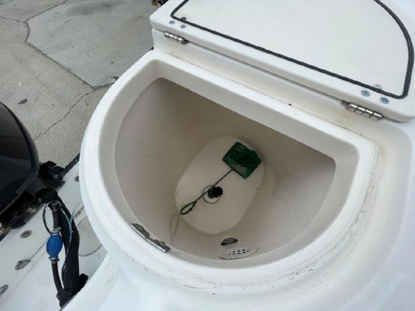 8266372_20220330110620487_1_XLARGE 2002 Boston Whaler 255 Conquest
