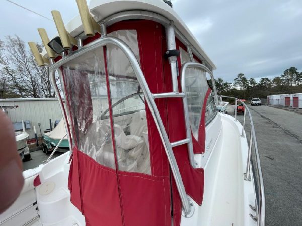8266372_20220330110640014_1_XLARGE 2002 Boston Whaler 255 Conquest