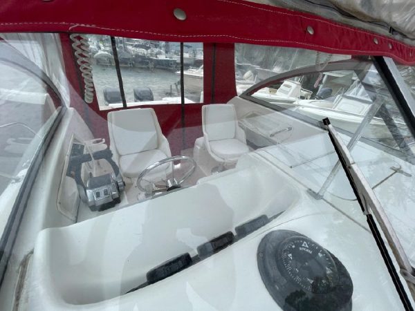8266372_20220330110718567_1_XLARGE 2002 Boston Whaler 255 Conquest