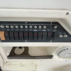 8266372_20220330110736842_1_XLARGE 2002 Boston Whaler 255 Conquest