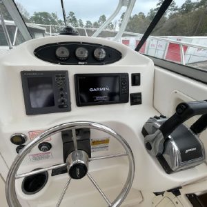 8266372_20220330110743193_1_XLARGE 2002 Boston Whaler 255 Conquest