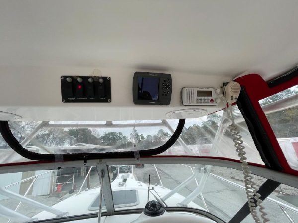 8266372_20220330110749398_1_XLARGE 2002 Boston Whaler 255 Conquest