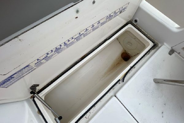 8266372_20220330110848712_1_XLARGE 2002 Boston Whaler 255 Conquest